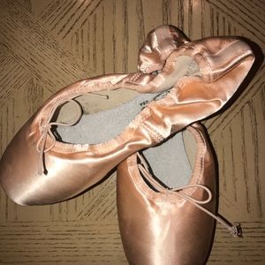 Capezio Pointe shoes